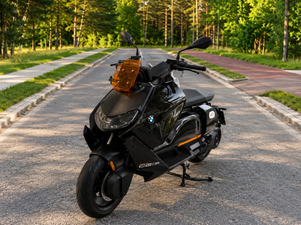 BMW CE 04